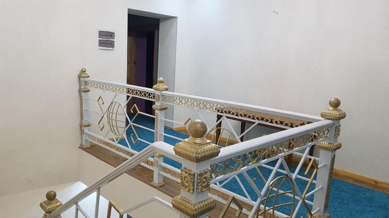 Tomaris Hotel Nukus Eksteriør billede